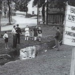 Der Tannbach als Demarkationslinie zwischen Mödlareuth-Ost in der sowjetischen und Mödlareuth-West in der amerikanischen Besatzungszone, 1948.