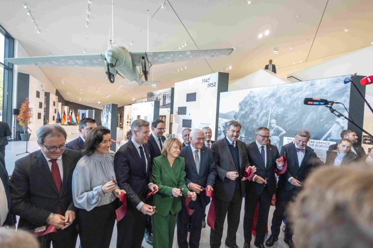 Museum Mödlareuth: Feierliche Einweihung des Erweiterungsbaus mit Bundespräsident Steinmeier