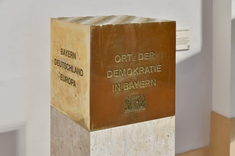 Mödlareuth wird „Ort der Demokratie in Bayern“